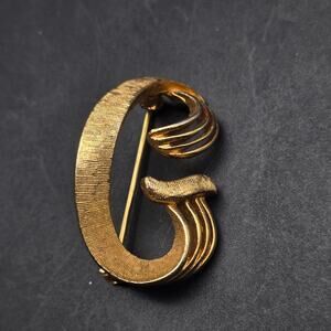 Coro Gold Tone Letter G Brooch Initial Monogram Vintage Jewelry Signed